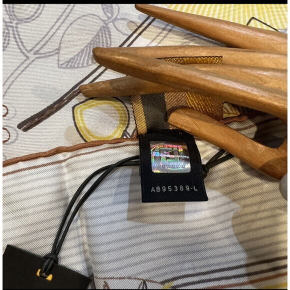 Fendi Scarf Logo & Floral Print 100% Silk Yellow Browns & White Scarf NWT - Picture 5 of 6